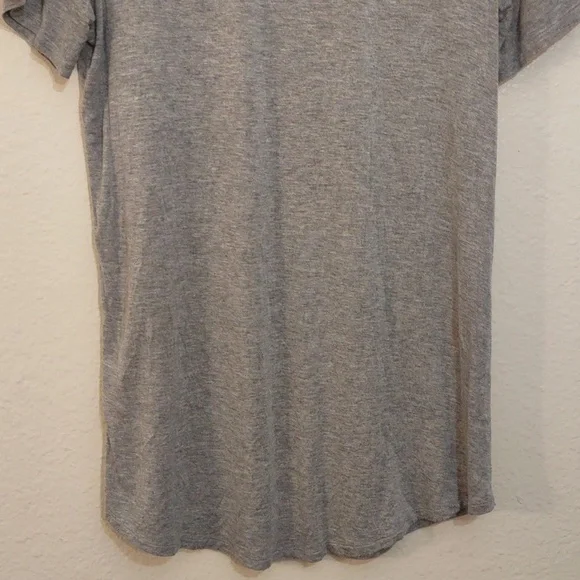 SLIGHTLY USED VANILLA BAY GRAY AND WHITE FLORAL EMBROIDERY SIZE L - Picture 10 of 10